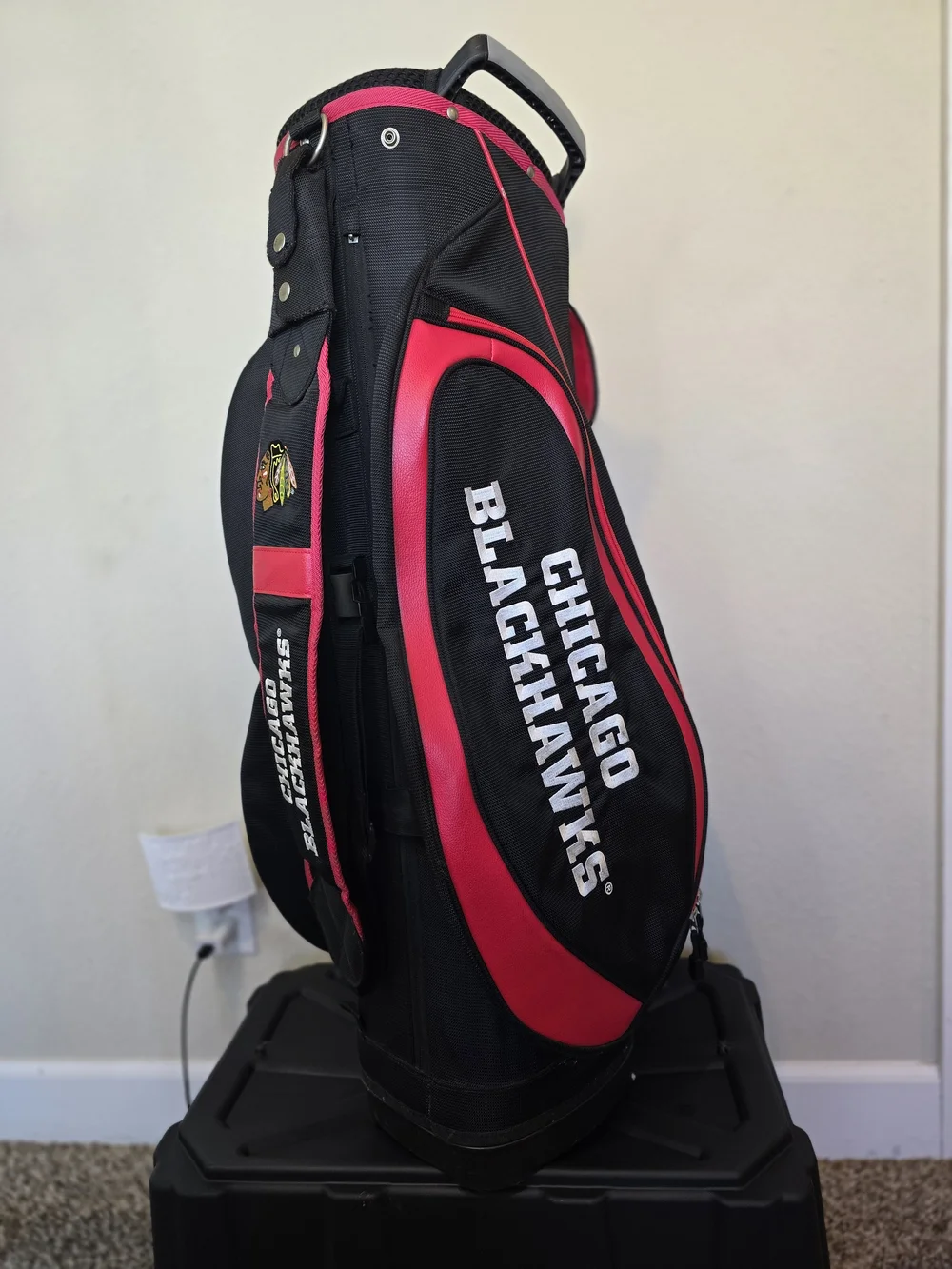 Chicago Blackhawks Official NHL Victory Golf Cart Bag